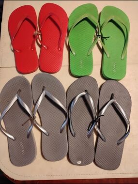 Flip Flop, Towel Bundle-four Pairs Plus Free Beach Towel Two Pairs Old Navy
